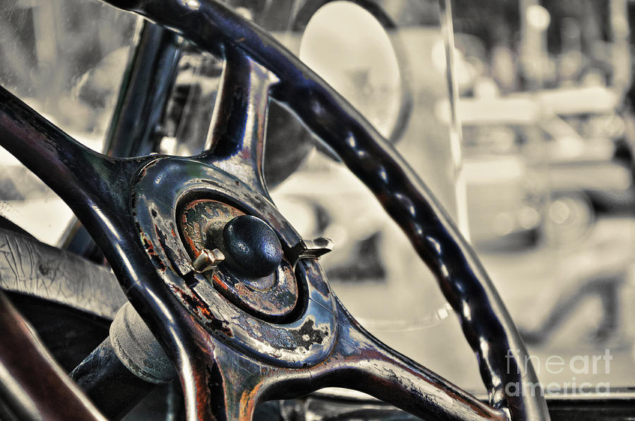 1924 Packard - Steering Wheel Photograph by Kaye Menner