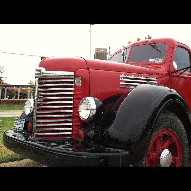 1947 International Kb-6 Truck Photograph by Will Lopez