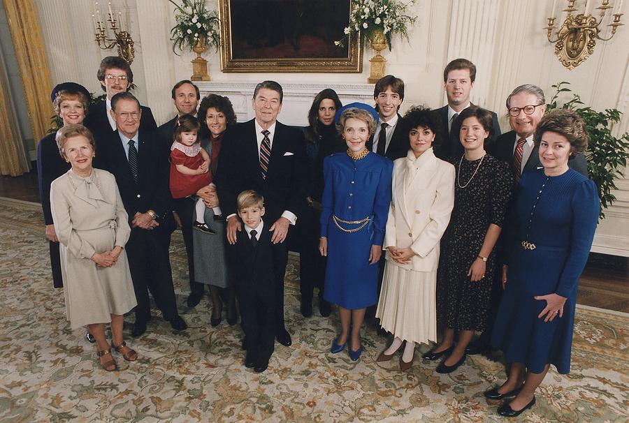 1985 Inaugural Family Photo From Left Photograph by Everett - Fine Art ...