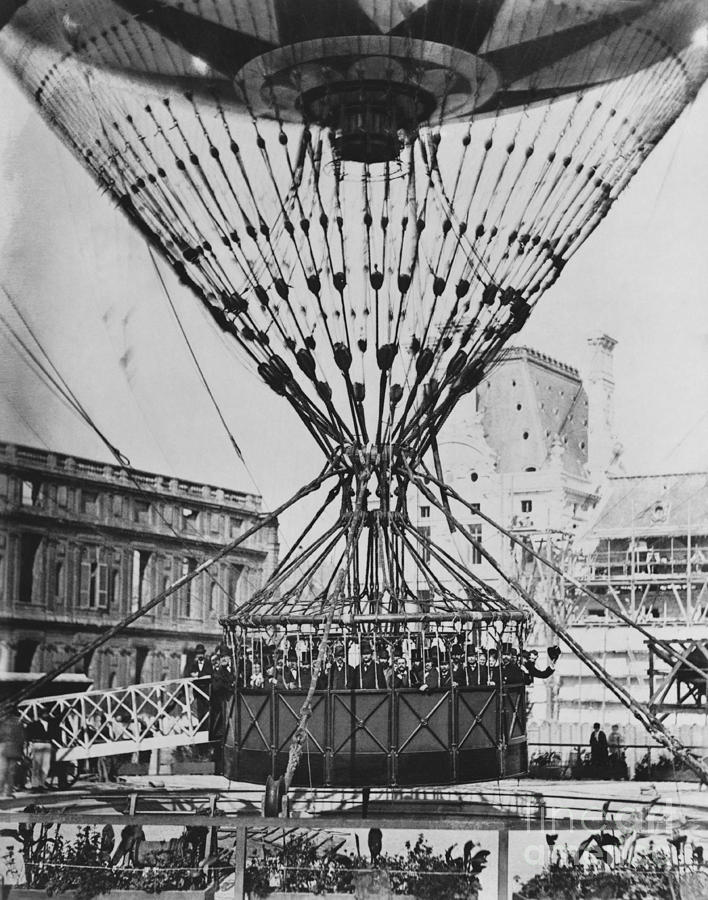19th Century Hot Air Balloon Photograph by Photo Researchers