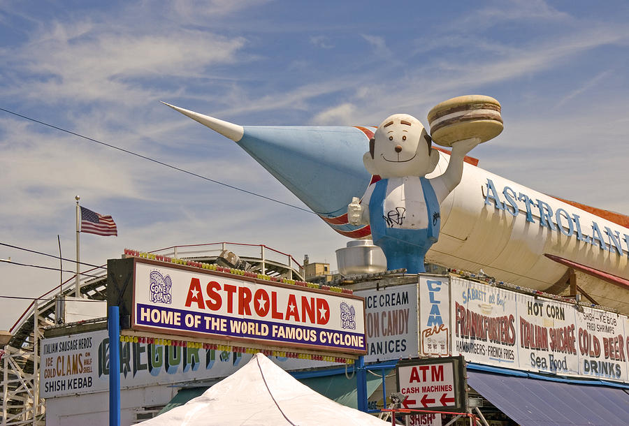 Astroland #2 Photograph by Frank Winters