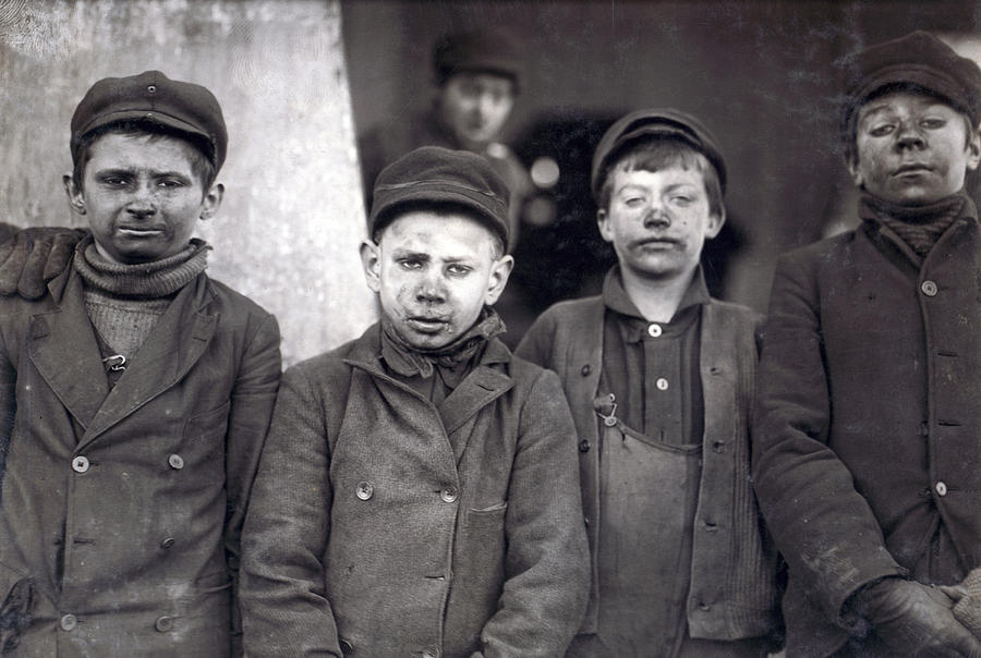 Child Laborers Portrayed By Lewis Hine #2 Photograph by Everett