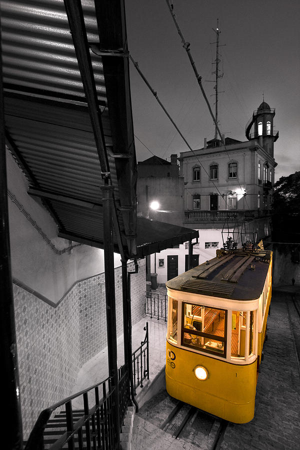 City Photograph - Cores de Lisboa - Lisbon Colors #2 by Ricardo Quintas