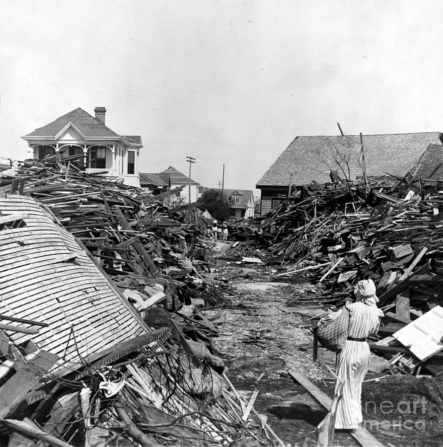 Hurricane Damage, Galveston, 1900 #2 Photograph by Science Source