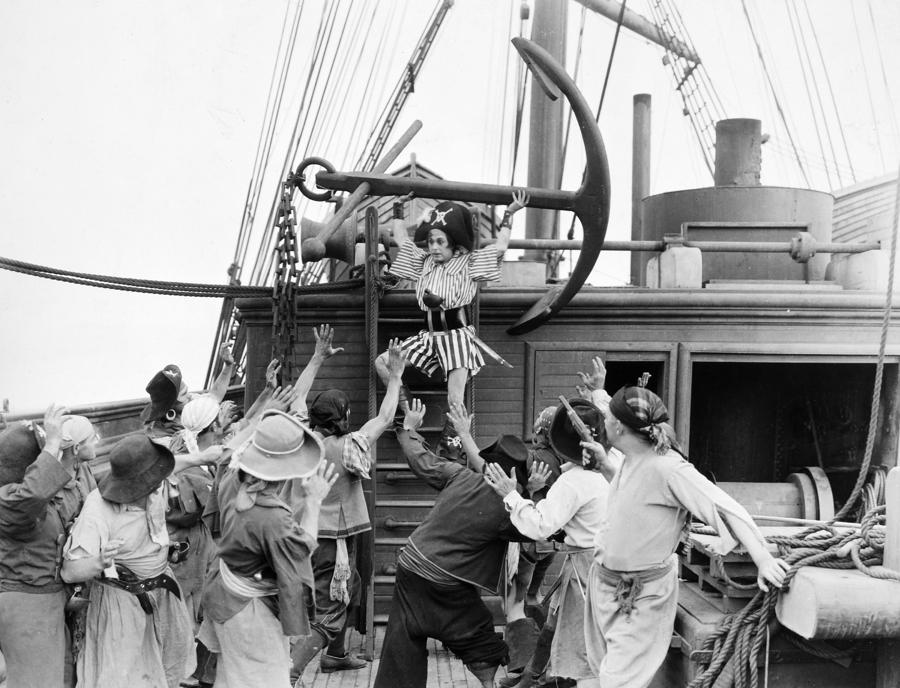 Fight Photograph - Lupino Lane (1892-1959) by Granger Fight Photograph - Lupino Lane (1892-1959) by Granger
