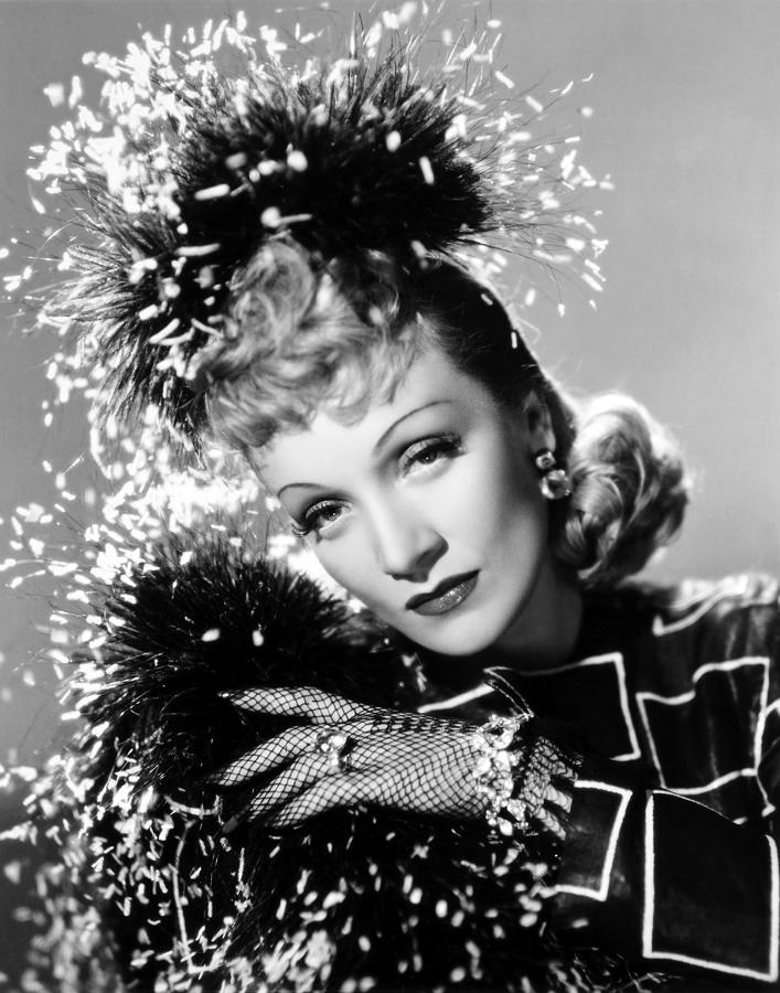 Marlene Dietrich (1901-1992) Photograph by Granger | Fine Art America