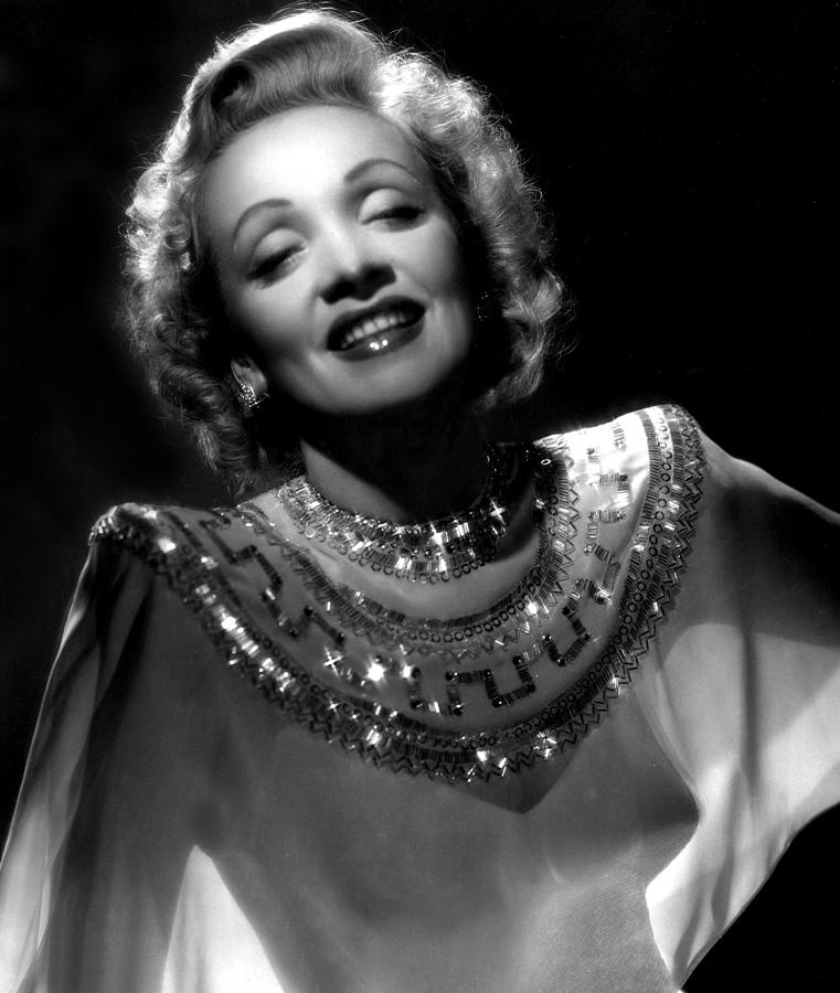 Marlene Dietrich Photograph by Everett - Fine Art America