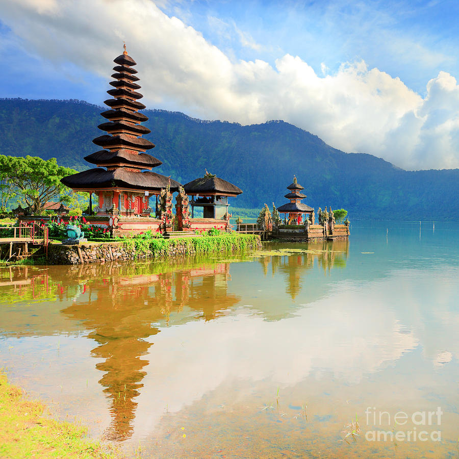 Pura Ulun Danu Photograph by MotHaiBaPhoto Prints