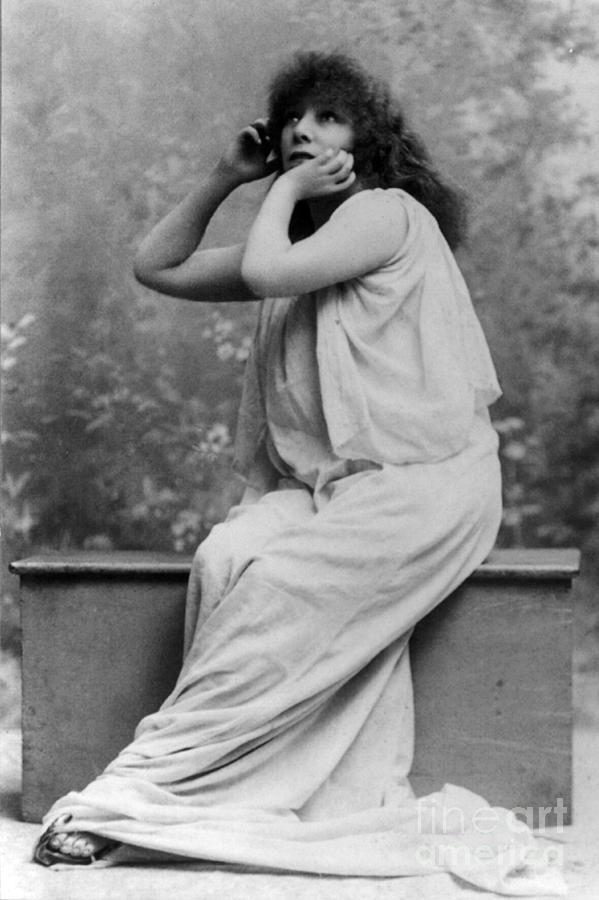 Sarah Bernhardt, French Actress #2 Photograph by Photo Researchers