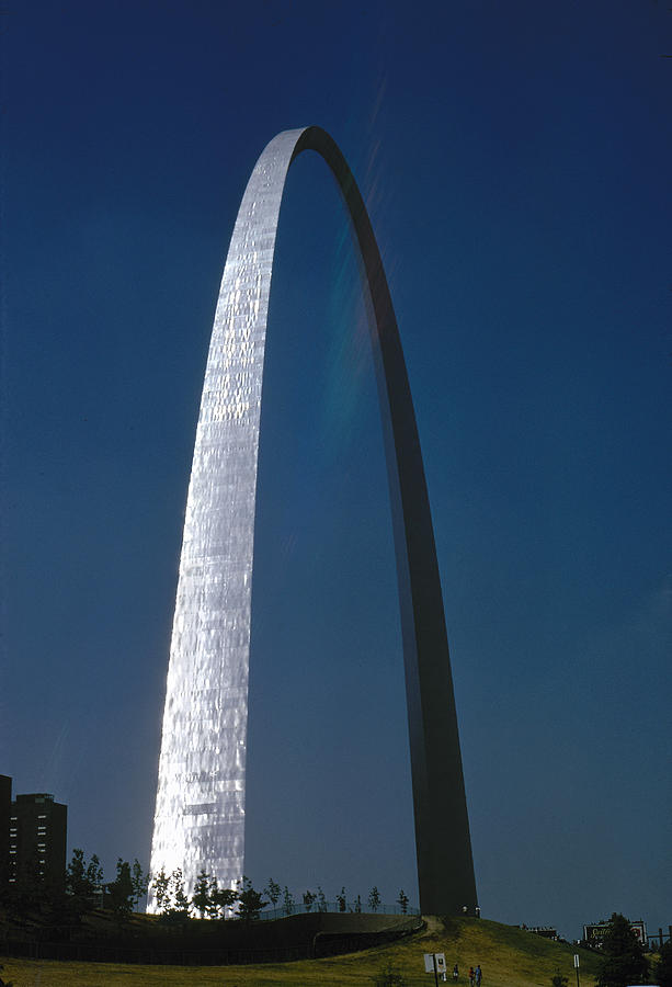 St. Louis: Gateway Arch #2 Photograph by Granger