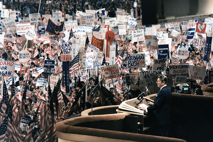 Ronald Reagan. President Reagan Giving Photograph by Everett - Fine Art ...