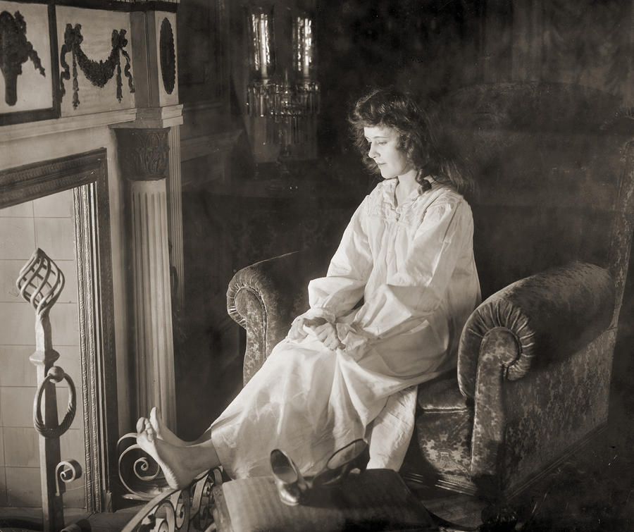Silent Film Still: Woman #3 Photograph by Granger