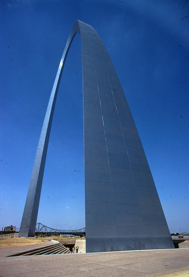 St. Louis: Gateway Arch #3 Photograph by Granger