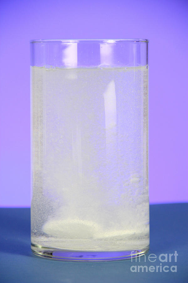 Alka-seltzer Dissolving In Water #4 Photograph by Photo Researchers, Inc.