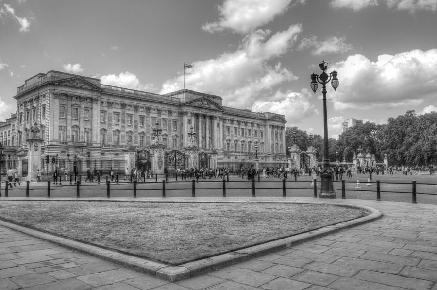 Buckingham Palace #4 Photograph by Chris Day