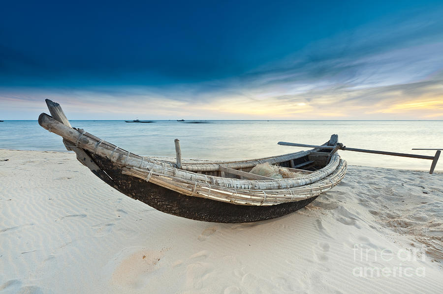 Old Fishing Boat Old Fishing On The Beach In Lan… Flickr, 55% OFF
