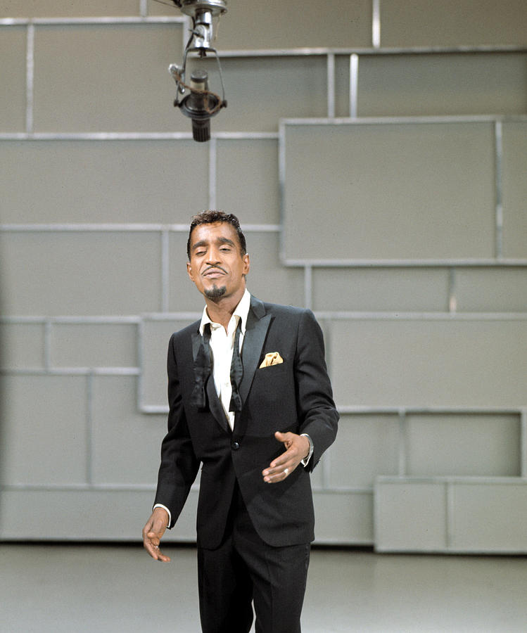 Davis Photograph - Sammy Davis Jr, 1960s #4 by Everett
