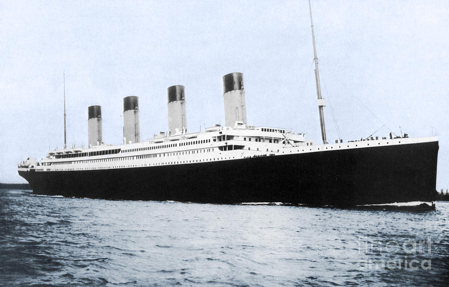 The Titanic #4 Photograph by Photo Researchers