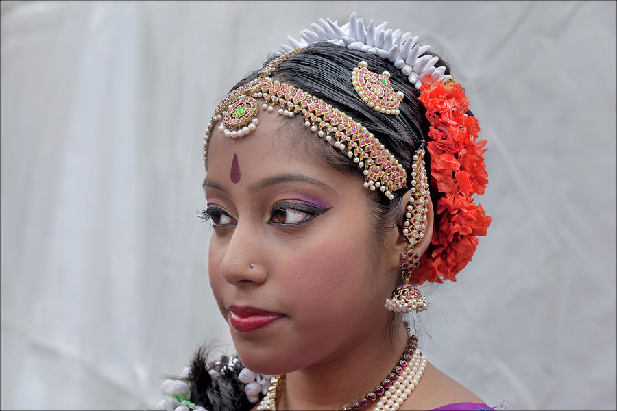 Depavali Festival South Street Seaport NYC 10 02 11 Young Dancer ...