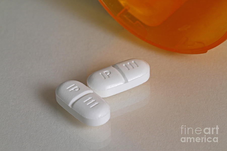 Still Life Photograph - Hydrocodone #5 by Photo Researchers, Inc.