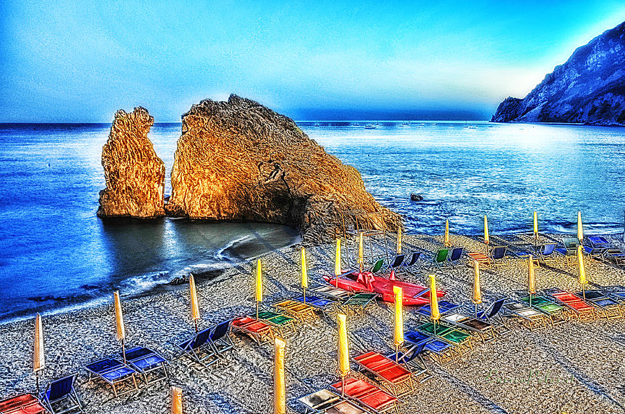 5 TERRE Monterosso beach umbrellas in PASSEGGIATE A LEVANTE Mixed Media by Enrico Pelos
