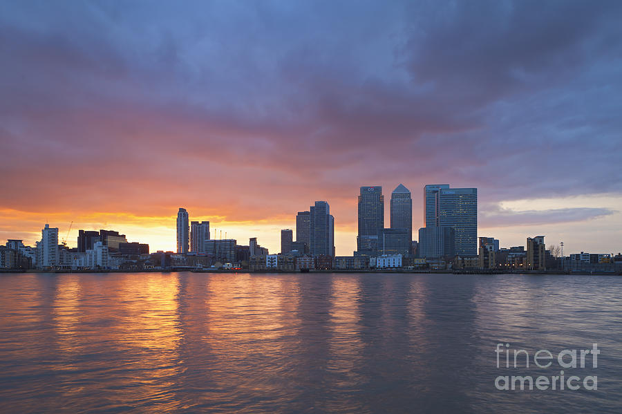 Canary Photograph - Canary Wharf in London #6 by Roberto Morgenthaler