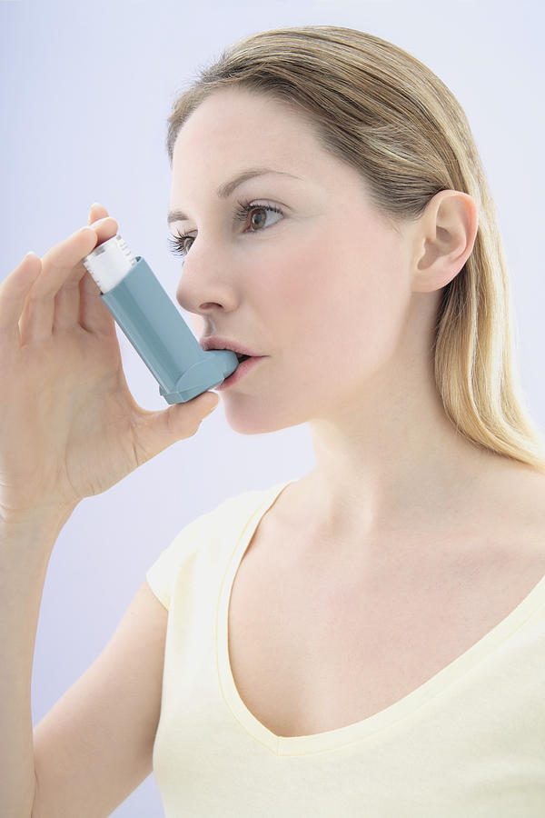 Asthma Inhaler Use Photograph by Gavin Kingcome - Fine Art America