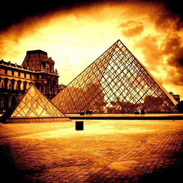 Louvre Photograph - Paris #7 by Luisa Azzolini