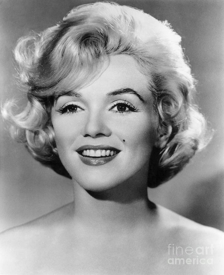Marilyn Monroe #31 Photograph by Granger