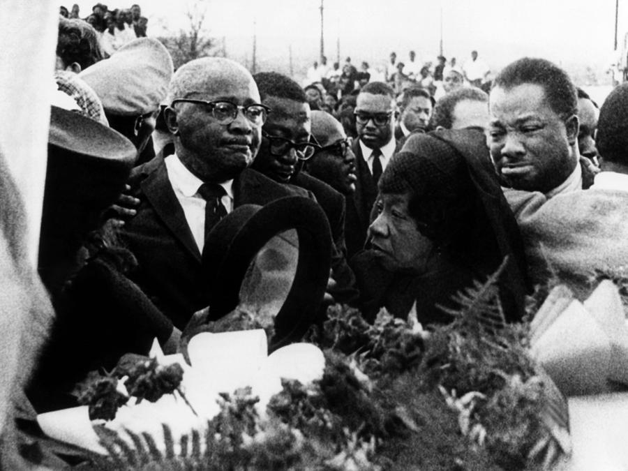 A Mourning Reverend Martin Luther King Photograph by Everett - Pixels