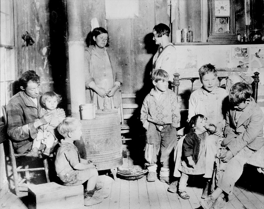 A Poor Family, Interior Showing Family Photograph by Everett