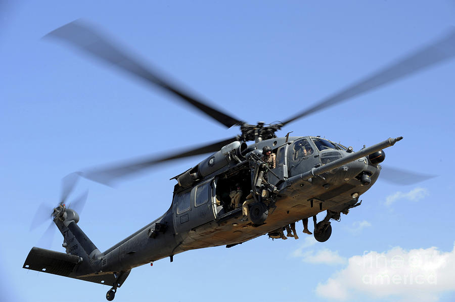 A U.s. Air Force Hh-60 Pavehawk Comes Photograph by Stocktrek Images