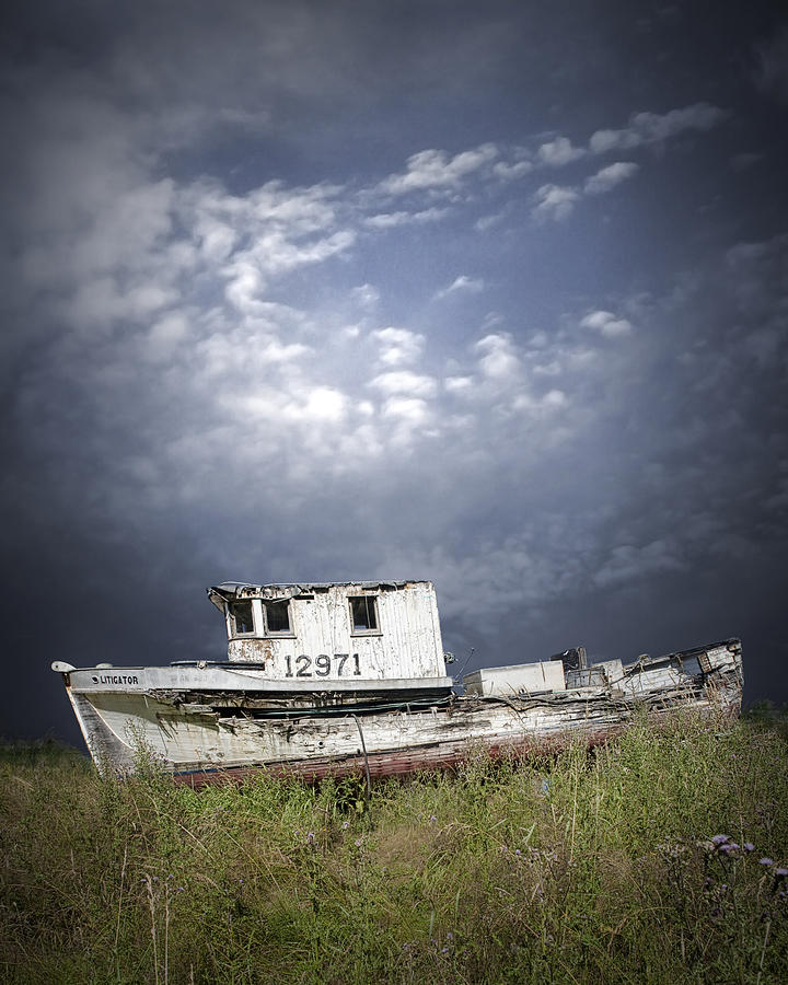 Abandoned Fishing Boat in Washington State Photograph by Randall Nyhof