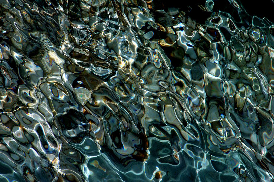 Abstract Photograph - Abstract sea 4 by Arie Arik Chen