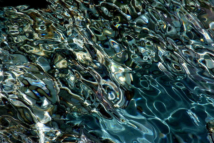 Abstract Photograph - Abstract sea 5 by Arie Arik Chen