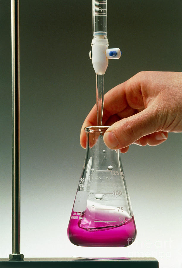 Acid-base Titration Photograph by Science Source