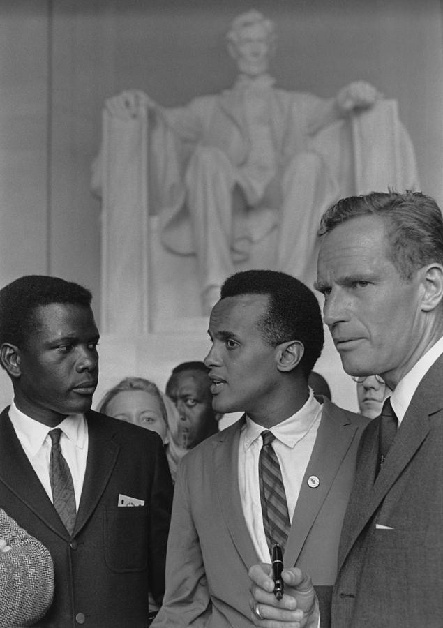 Lincoln Memorial Photograph - Actors Sidney Poitier, Charlton Heston by Everett