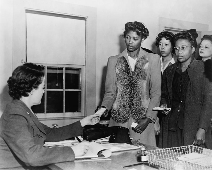 History Photograph - African American Women Presenting by Everett