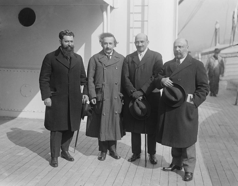 Portrait Photograph - Albert Einstein With Fellow Zionists by Everett
