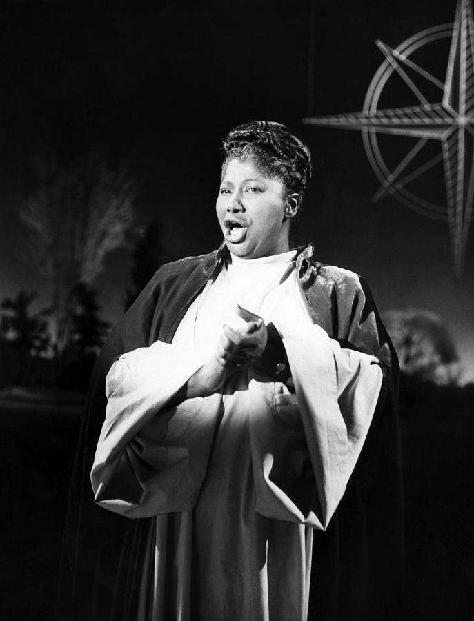American Gospel Singer Mahalia Jackson Photograph by Everett American Gospel Singer Mahalia Jackson Photograph by Everett