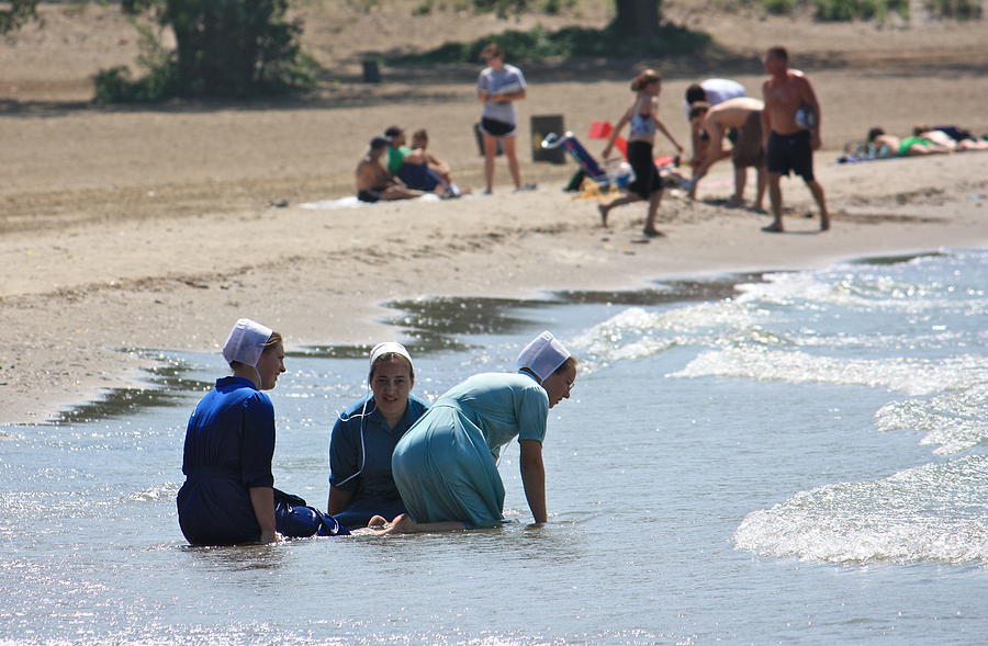 Amish Girls At The Beach Photograph By Mb Matthews Fine Art America