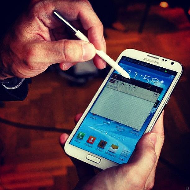 Android 4.1.2 On Galaxy Note 2 Photograph by Victor Roldan
