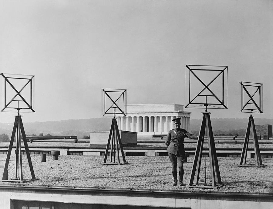 Lincoln Memorial Photograph - Antennas On The Roof Of The U.s. Army by Everett