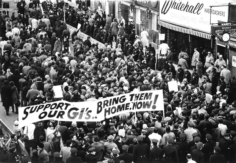 Anti-war Demonstrators Outside An Army Photograph by Everett - Pixels