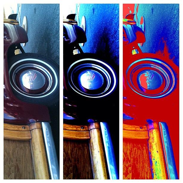Abstract Photograph - App Struck Woody by Mike Maginot