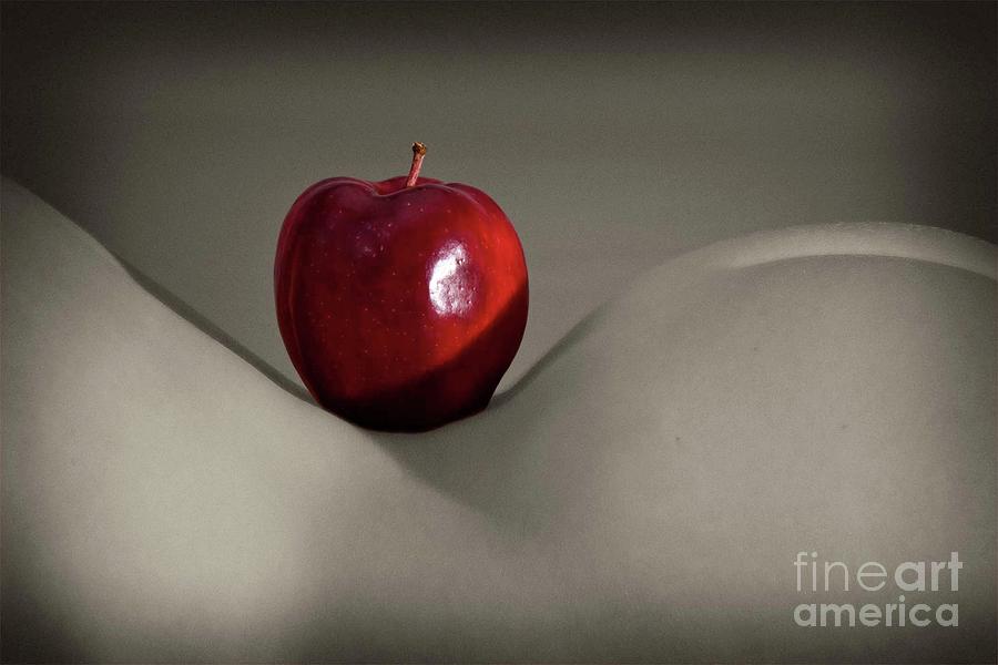 apple bottom figure