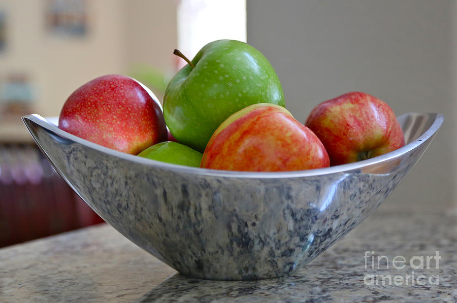 Apples in Fruit Bowl Photograph by Carol Groenen