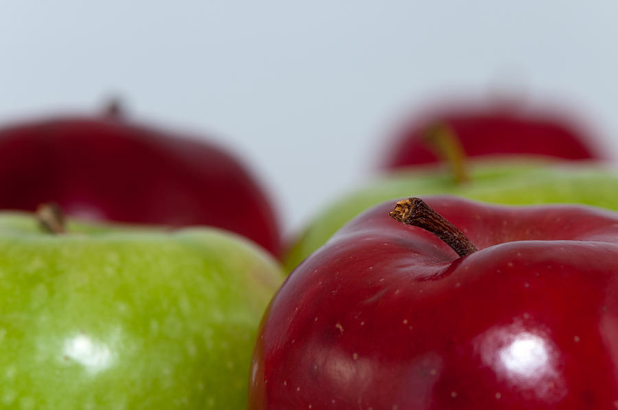 Nature Photograph - Apples Red - Green Macro by Mustafa Otyakmaz