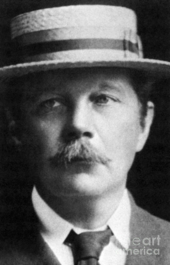 Arthur Conan Doyle, Scottish Author Photograph by Science Source