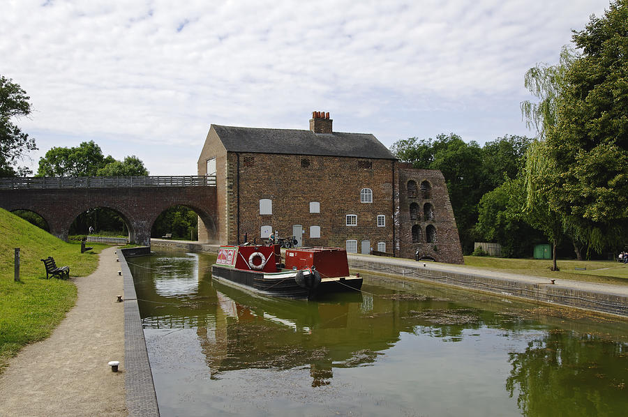 Ashby Canal at Moira Furnace Photograph by Rod Johnson